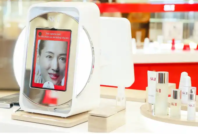 Magic Scan, công nghệ soi da không tiếp xúc tại cửa hàng SK-II. Ảnh: SK-II